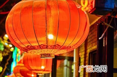 吴伯箫的灯笼写了哪些事,灯笼吴伯箫段落概括？