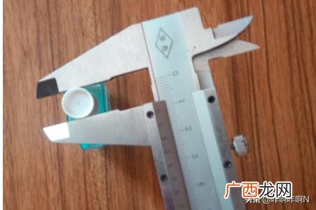 游标卡尺怎么用,游标卡尺的使用技巧？