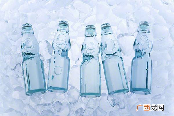 波子汽水怎么开取出玻璃珠,如何把玻璃瓶的波子汽水的弹珠取出?