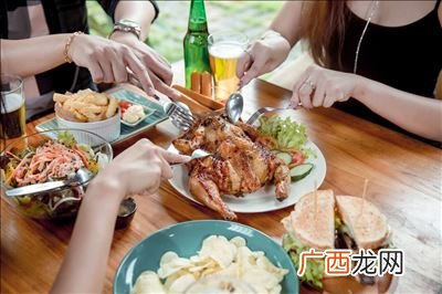 澳大利亚代表性食物,澳大利亚鹦鹉吃什么？