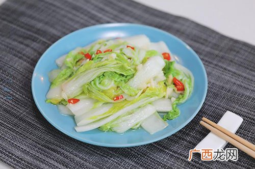 白菜炒什么好吃,白菜洋葱炒鸡蛋的做法？