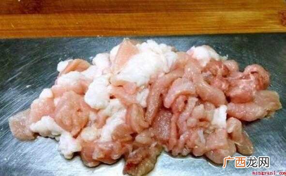 韭菜花炒肉的流程是什么