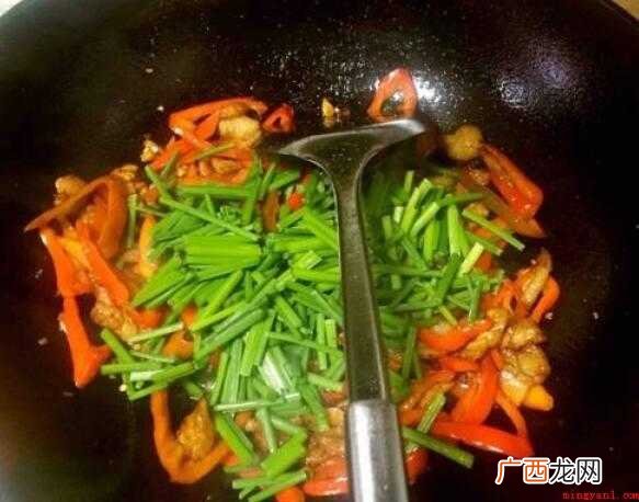 韭菜花炒肉的流程是什么
