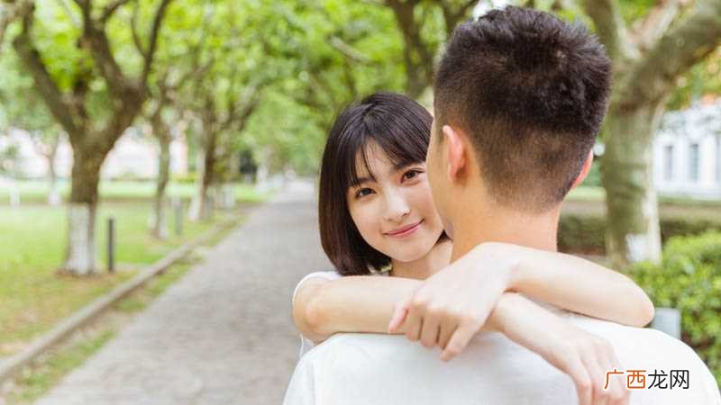 梦见暗恋的男生离你远去 梦见暗恋的男生什么意思