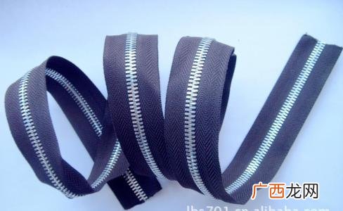 怎么判断金属拉链和塑料拉链,尼龙拉链和塑料拉链的区别是什么？