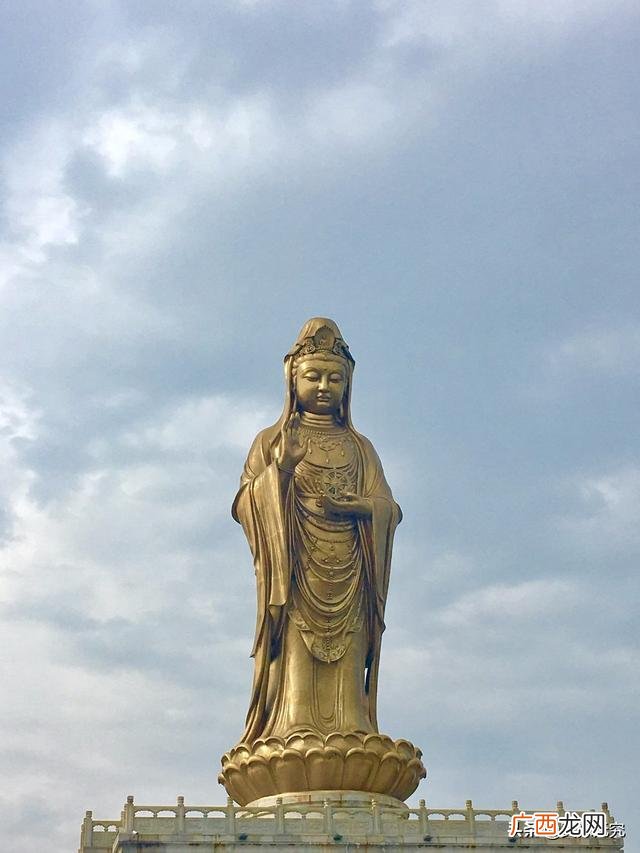 普贤菩萨在哪里,中国四大菩萨的道场所在地？