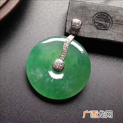 翡翠毛货是什么意思,翻种翻色是什么意思？