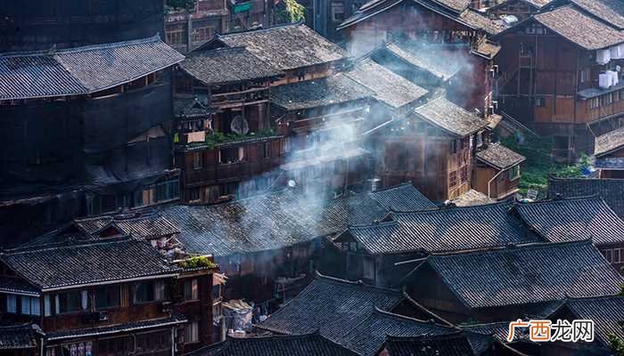 梦见房顶漏水了的梦境解析 梦见房顶漏雨水了什么意思