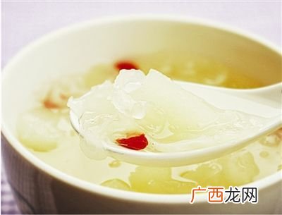 银耳长在什么地方,银耳是怎么长出来的？