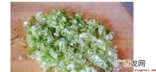 煎饼果子怎样做【图文】 煎饼果子怎样做