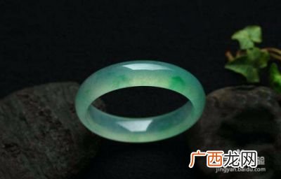 翡翠怎么保养,怎么养翡翠才能透亮变颜色？