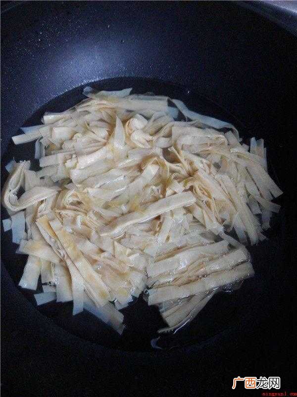 豆皮炒尖椒怎么做好吃