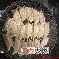 锅贴怎么做