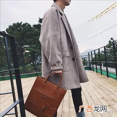 麂皮绒是什么材料做的,麂皮绒和什么材质相似？