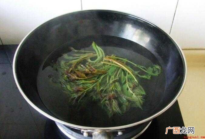 香椿芽和蒜苔凉拌的做法