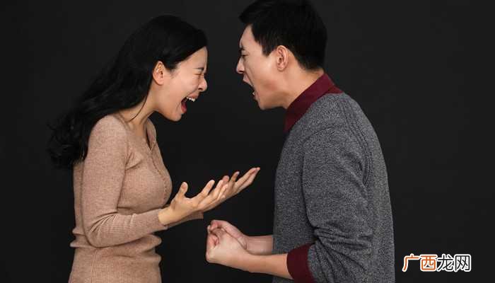 梦到爸爸打妈妈预示什么