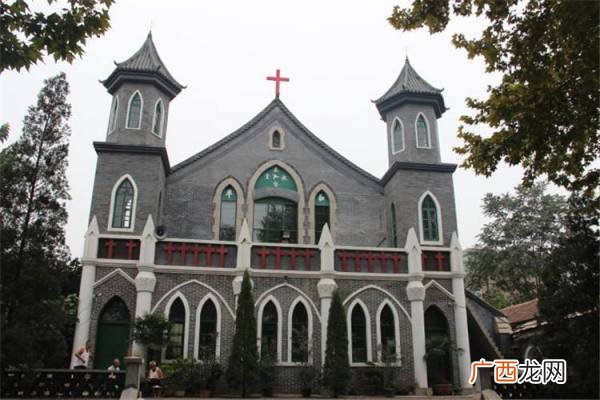 世界著名基督教堂在哪,世界5大宫殿，世界三大教的著名建筑？