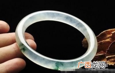 如何挑选玉镯,手镯如何辨别好坏？