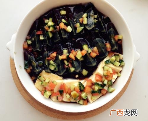 皮蛋豆腐的汁怎么调,皮蛋豆腐的汁怎么调？