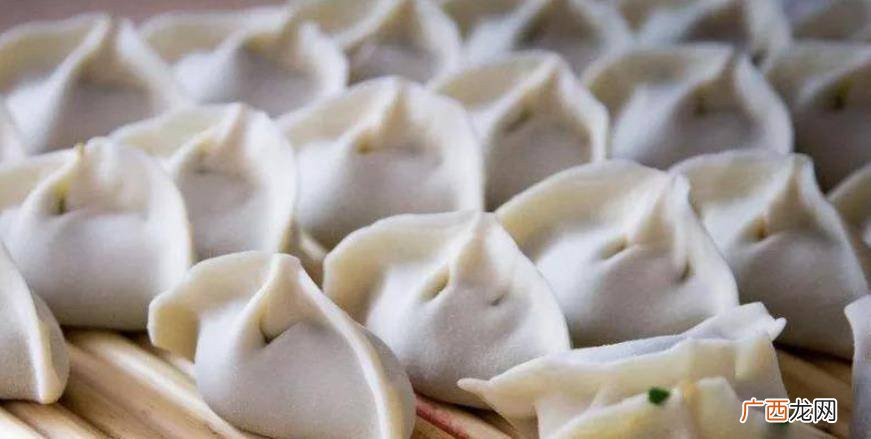 包饺子用什么面粉,包饺子用雪花粉还是原味小麦粉好？