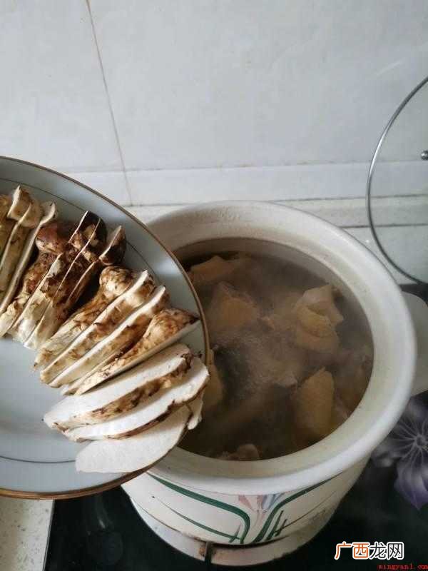 松菌炖鸡怎么做好吃