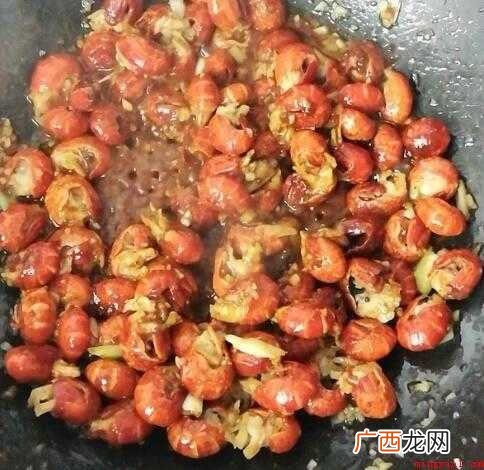 怎么炒虾尾好吃