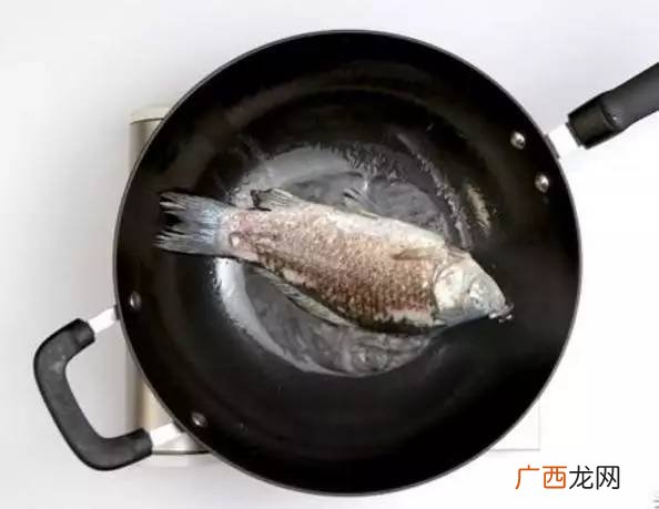 怎样炖鱼炖鱼的步骤详解,家庭炖鱼做法？