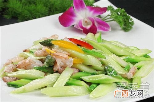 炒芦笋要焯水吗,清炒芦笋要焯水吗？