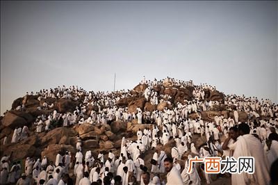 为什么穆斯林要去麦加朝圣,朝圣，具体是什么意思？