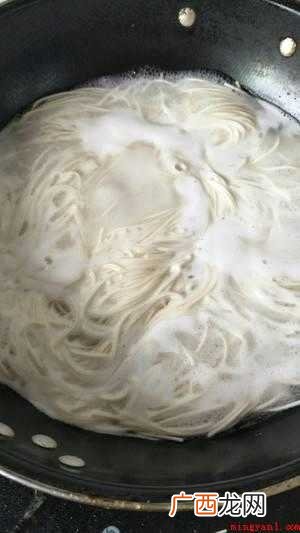 干挂面可以直接油炸吗