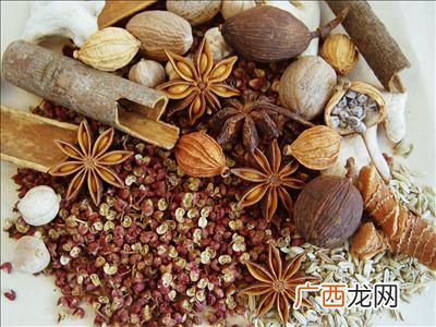 卤水定香的香料有哪些,辅香的分类？