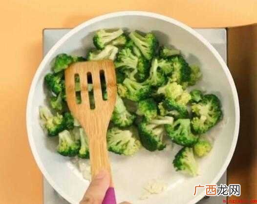 西蓝花维他命C含量比辣椒高 素炒西兰花怎么炒