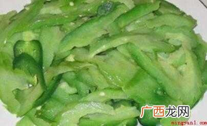 苦瓜一根,猪里脊肉1000g,胡萝卜半根 苦瓜炒肉怎么炒好吃