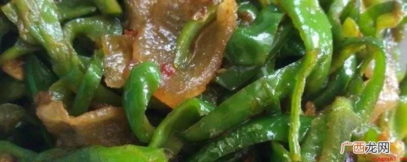 腊肉、青椒、豆瓣酱一小勺,酱油几滴 怎么炒肥肉