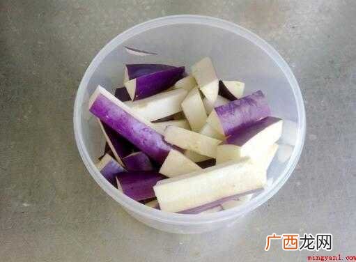 微波炉高火的做法步骤图 长茄子怎么炒