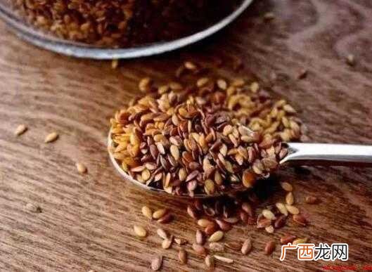 亚麻籽的颜色变深即可 亚麻籽怎么炒