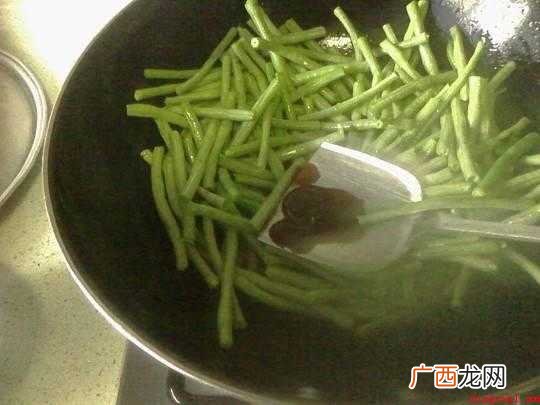 长角豆的功效与作用和工业生产使用价值 怎么炒长豆