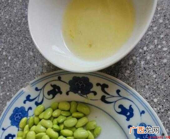 鸡蛋清之中的食用价值是非常丰富的 蛋清怎么炒