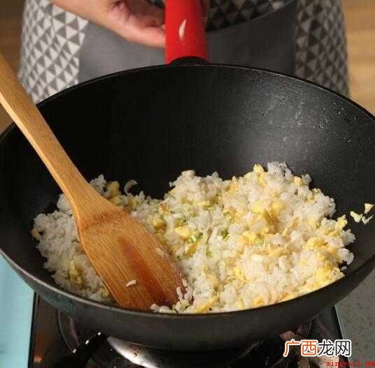蛋炒饭的提前准备原材料 蛋炒饭怎么炒好吃