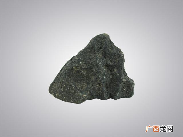 陨石怎么鉴定真假,无磁性陨石，怎样鉴定？