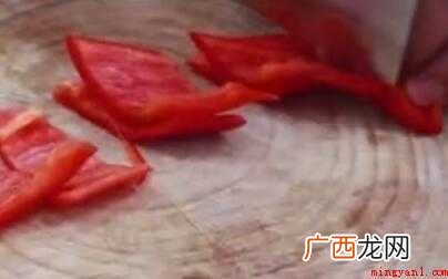 郫县豆瓣酱、3克辣酱炒成辣油 肉片怎么炒好吃