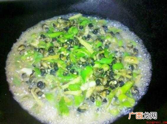 水煮一会儿就可以出锅了 螺丝肉怎么炒好吃