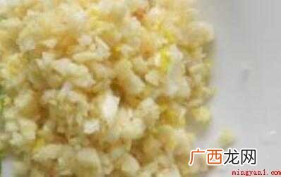 小米椒、鸡胗、大蒜、盐、酱油、黄酒 鸡胗怎么炒