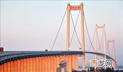 泰州大桥下面是什么江,泰州大桥全长几公里？