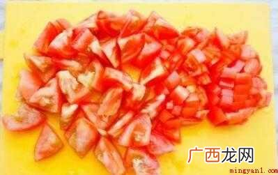 2个番茄,3个鸡蛋,2克盐,少许葱 鸡蛋怎么炒才好吃