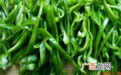 藕片、青椒片、油、盐、糖醋适量 连藕怎么炒