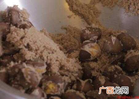 板栗洗干净装盘提前准备 板栗怎么炒好吃