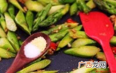 芦笋炒鹅蛋,小米辣2克,鹅蛋一个,花生油20克,鸡精0 炒鹅蛋怎么做好吃