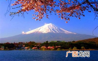 富士山的主人是谁,《富士山下》和《爱情转移》是同一支曲子吗？