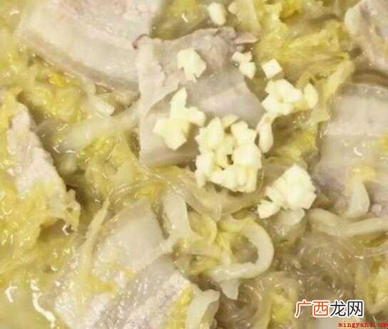 酸菜炖白肉的流程是什么